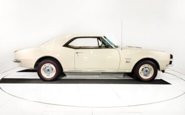 Chevrolet-Camaro-1967-Capri-Creme-Gold-14