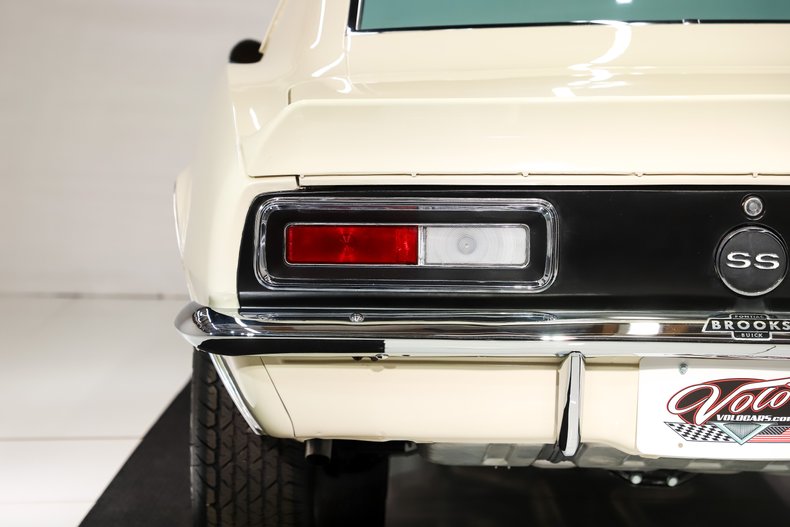 Chevrolet-Camaro-1967-Capri-Creme-Gold-24