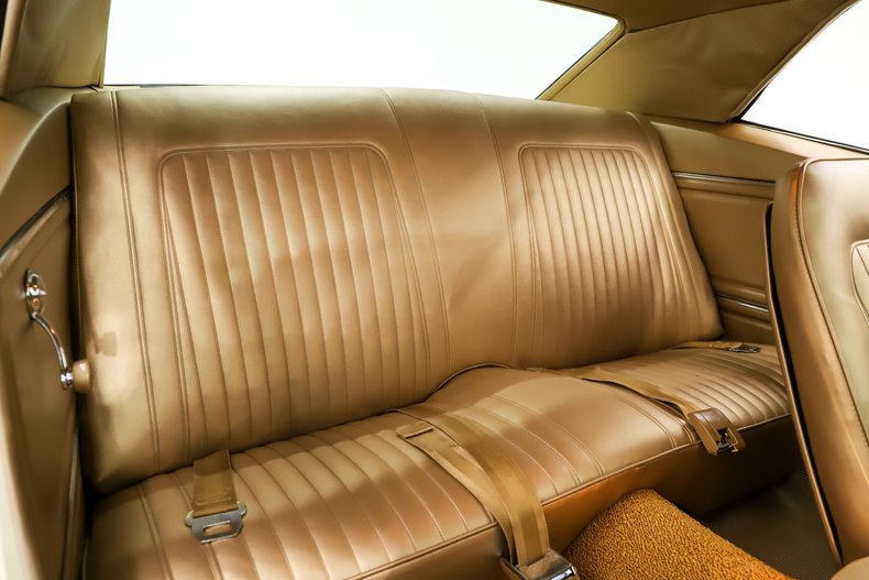 Chevrolet-Camaro-1967-Capri-Creme-Gold-31
