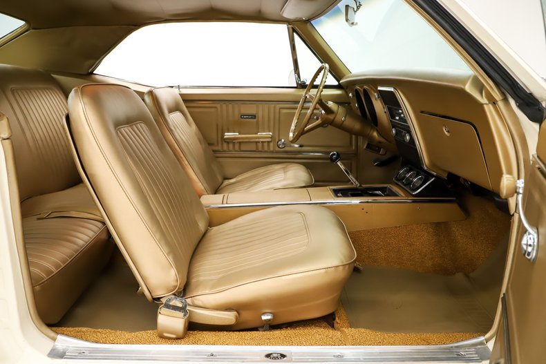 Chevrolet-Camaro-1967-Capri-Creme-Gold-32