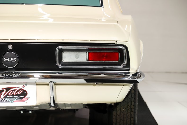 Chevrolet-Camaro-1967-Capri-Creme-Gold-35