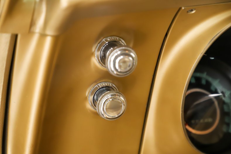 Chevrolet-Camaro-1967-Capri-Creme-Gold-43