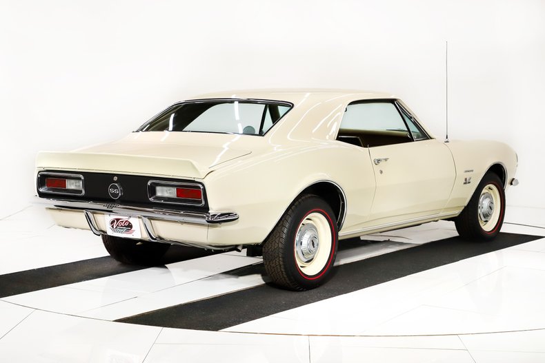 Chevrolet-Camaro-1967-Capri-Creme-Gold-49