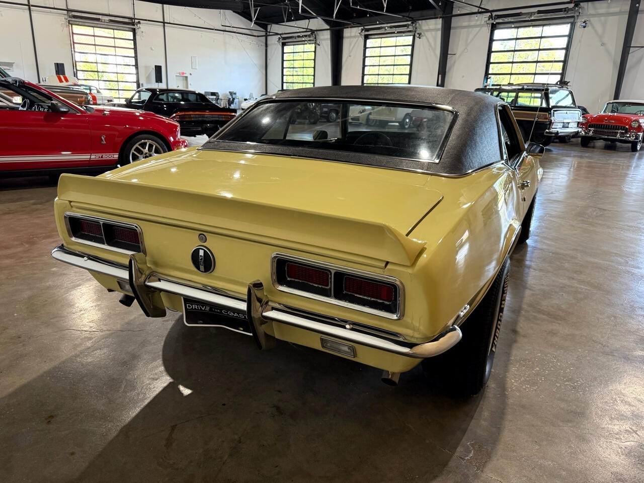Chevrolet-Camaro-1967-Classic-Car-10