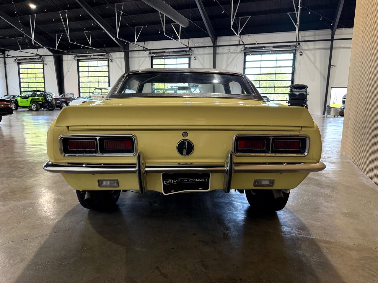 Chevrolet-Camaro-1967-Classic-Car-12