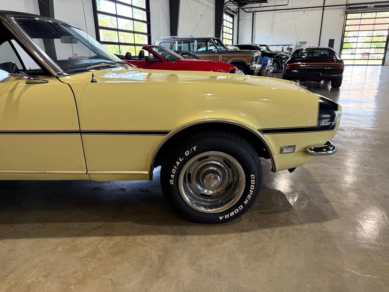 Chevrolet-Camaro-1967-Classic-Car-13