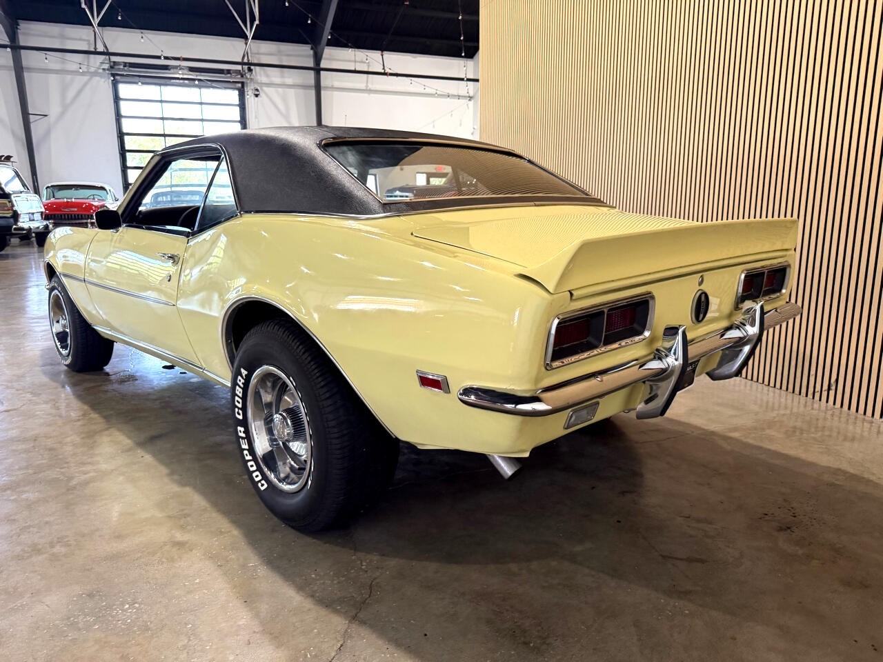 Chevrolet-Camaro-1967-Classic-Car-14