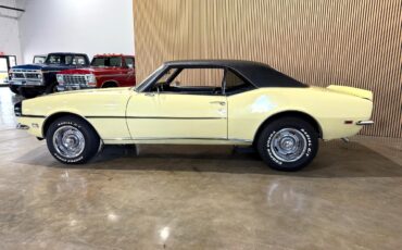 Chevrolet-Camaro-1967-Classic-Car-17