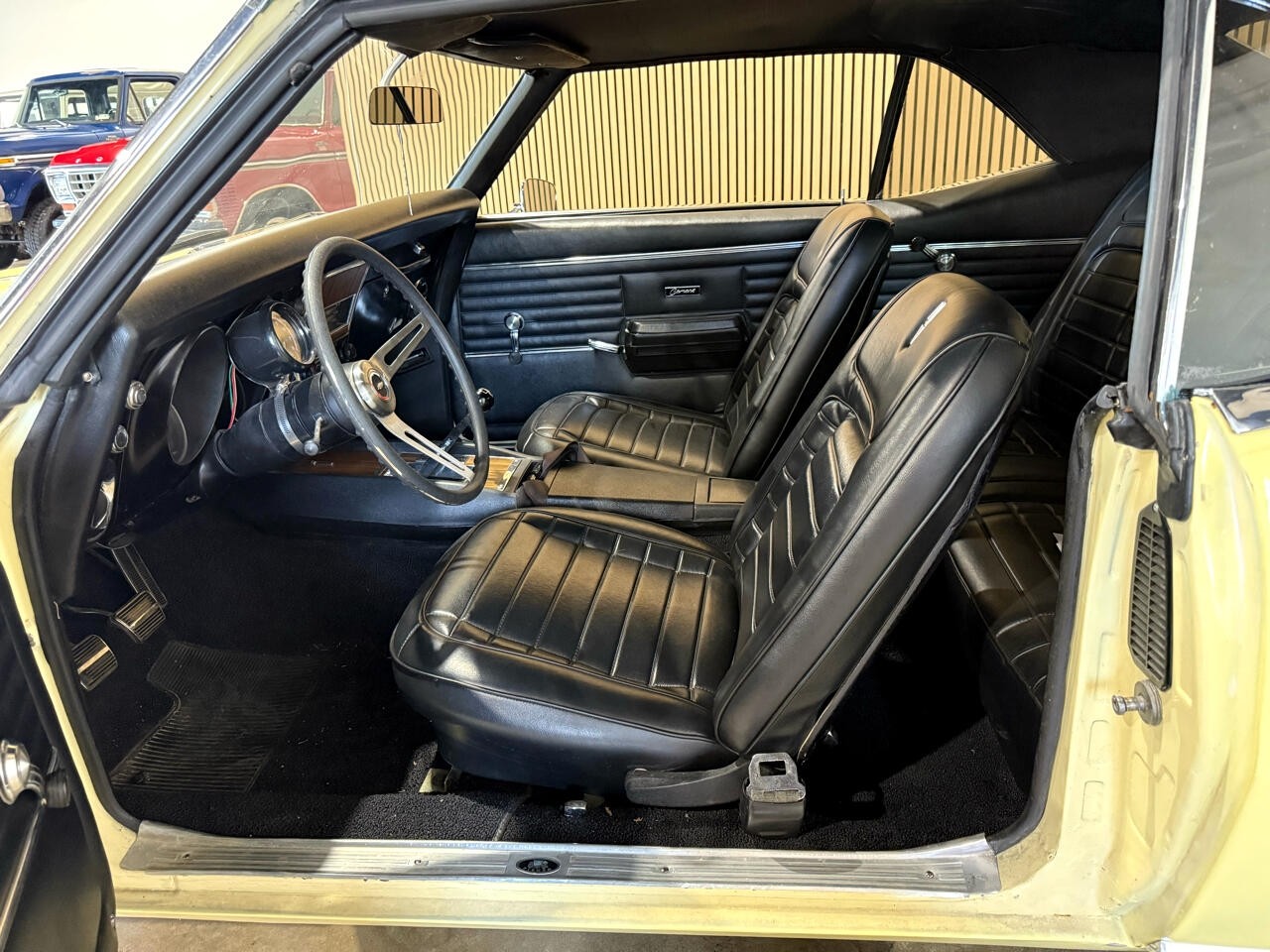 Chevrolet-Camaro-1967-Classic-Car-20