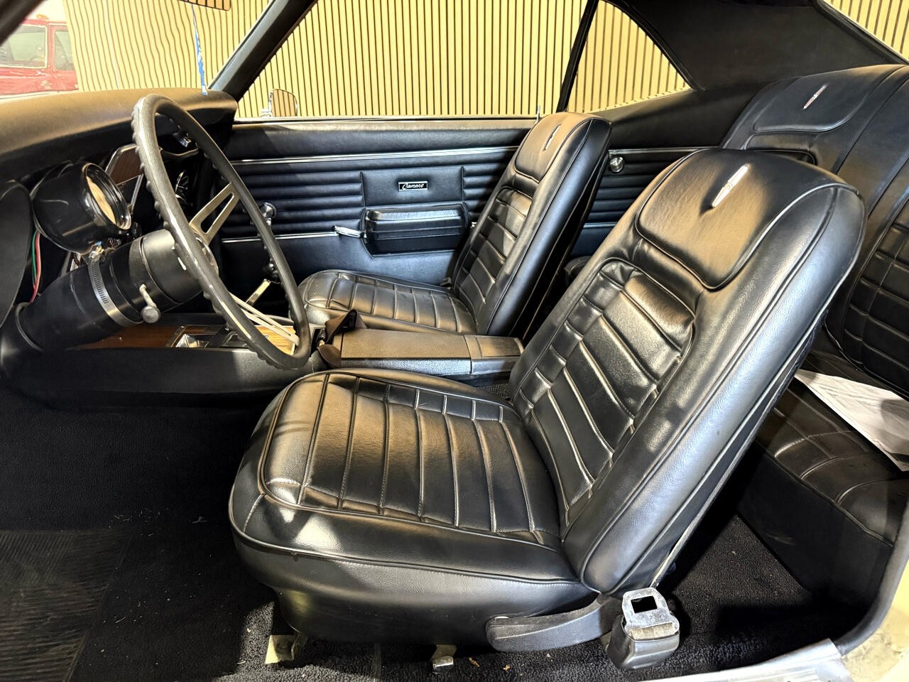 Chevrolet-Camaro-1967-Classic-Car-25
