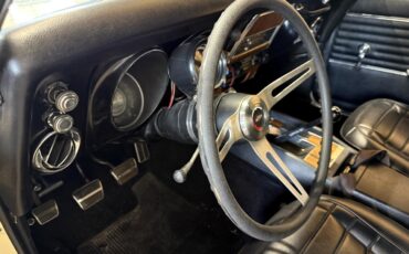 Chevrolet-Camaro-1967-Classic-Car-27