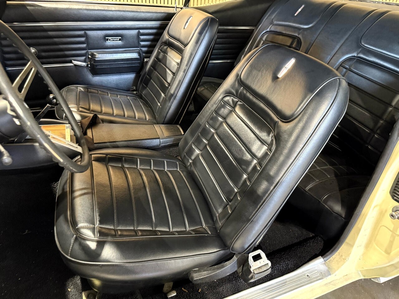 Chevrolet-Camaro-1967-Classic-Car-32