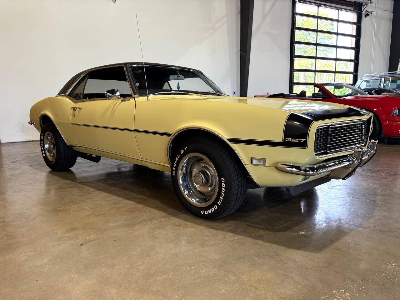 Chevrolet-Camaro-1967-Classic-Car-5