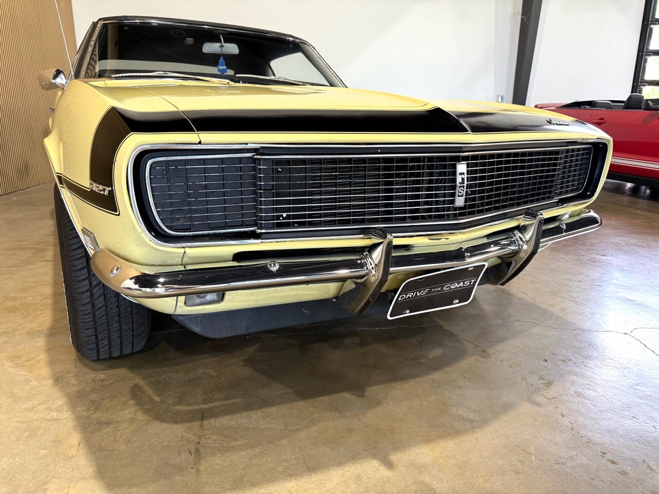 Chevrolet-Camaro-1967-Classic-Car-6