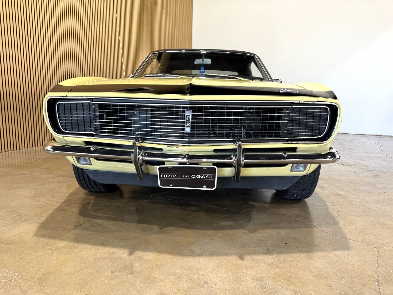 Chevrolet-Camaro-1967-Classic-Car-7