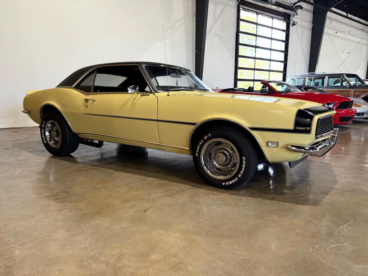 Chevrolet-Camaro-1967-Classic-Car-8