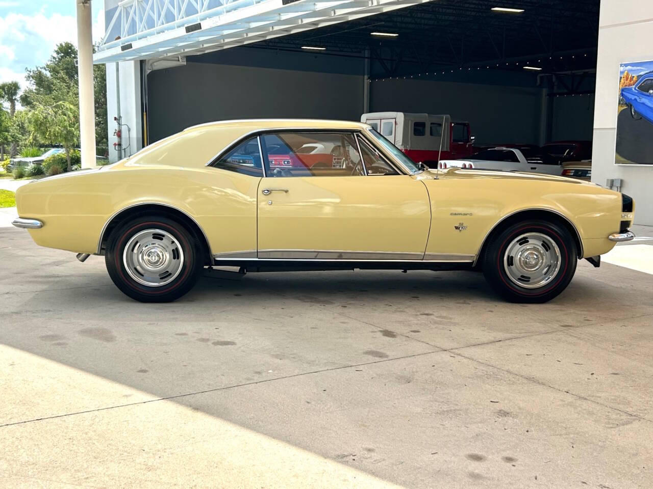 Chevrolet-Camaro-1967-Hatchback-4
