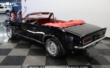 Chevrolet-Camaro-1967-Tuxedo-Black-Red-20