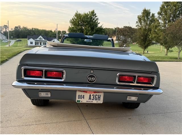 Chevrolet-Camaro-1968-2-Door-Convertible-21