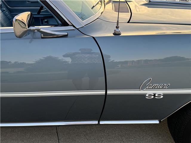 Chevrolet-Camaro-1968-2-Door-Convertible-25