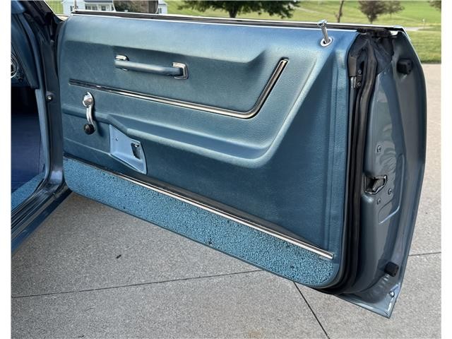 Chevrolet-Camaro-1968-2-Door-Convertible-26