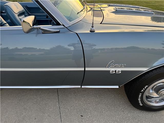Chevrolet-Camaro-1968-2-Door-Convertible-29
