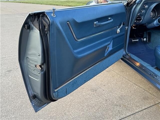 Chevrolet-Camaro-1968-2-Door-Convertible-31