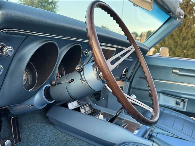 Chevrolet-Camaro-1968-2-Door-Convertible-39