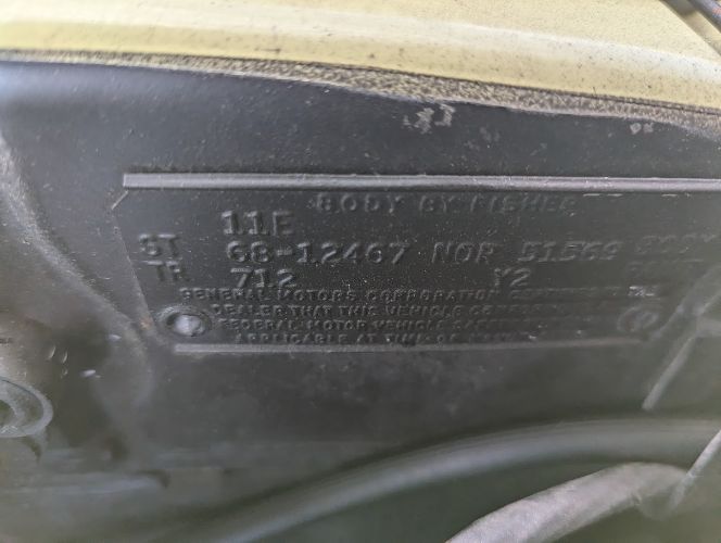 Chevrolet-Camaro-1968-Butter-Yellow-Black-Black-Vinyl-15