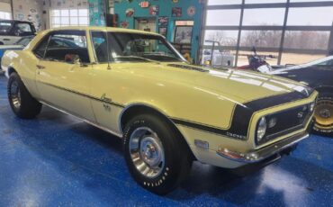 Chevrolet-Camaro-1968-Butternut-Yellow-Black-Deluxe-Houndst-14