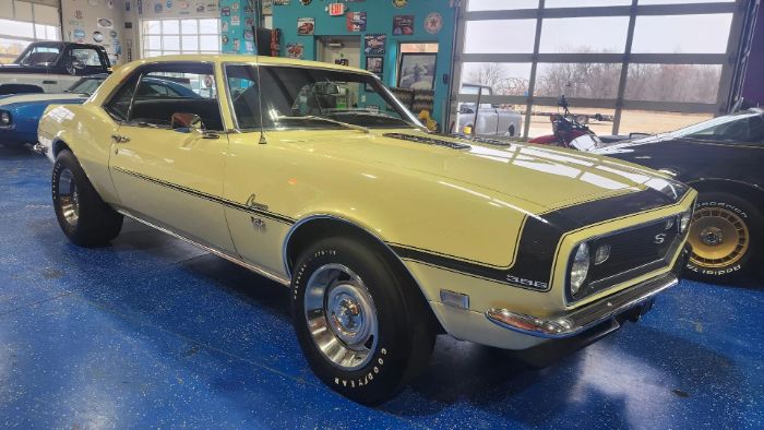 Chevrolet-Camaro-1968-Butternut-Yellow-Black-Deluxe-Houndst-14