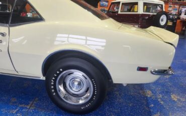 Chevrolet-Camaro-1968-Butternut-Yellow-Black-Deluxe-Houndst-16