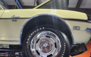 Chevrolet-Camaro-1968-Butternut-Yellow-Black-Deluxe-Houndst-17
