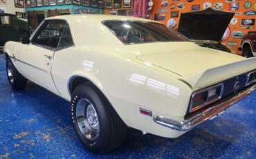 Chevrolet-Camaro-1968-Butternut-Yellow-Black-Deluxe-Houndst-2