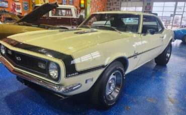 Chevrolet-Camaro-1968-Butternut-Yellow-Black-Deluxe-Houndst