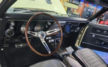 Chevrolet-Camaro-1968-Butternut-Yellow-Black-Deluxe-Houndst-5