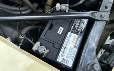 Chevrolet-Camaro-1968-Yeloow-Black-5