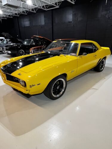 Chevrolet-Camaro-1969-BlackYellow-Black-1