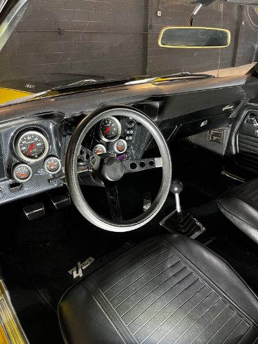 Chevrolet-Camaro-1969-BlackYellow-Black-11