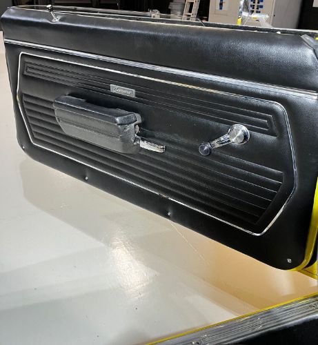 Chevrolet-Camaro-1969-BlackYellow-Black-14