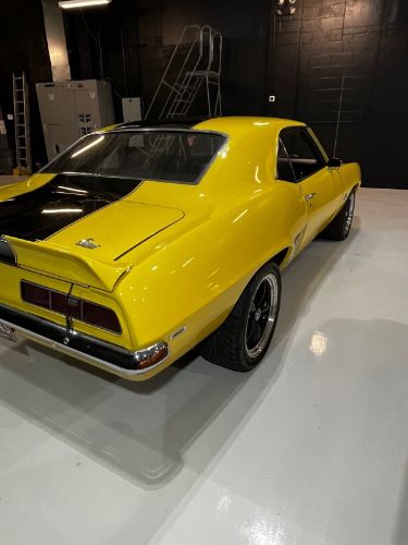 Chevrolet-Camaro-1969-BlackYellow-Black-5