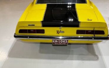 Chevrolet-Camaro-1969-BlackYellow-Black-8