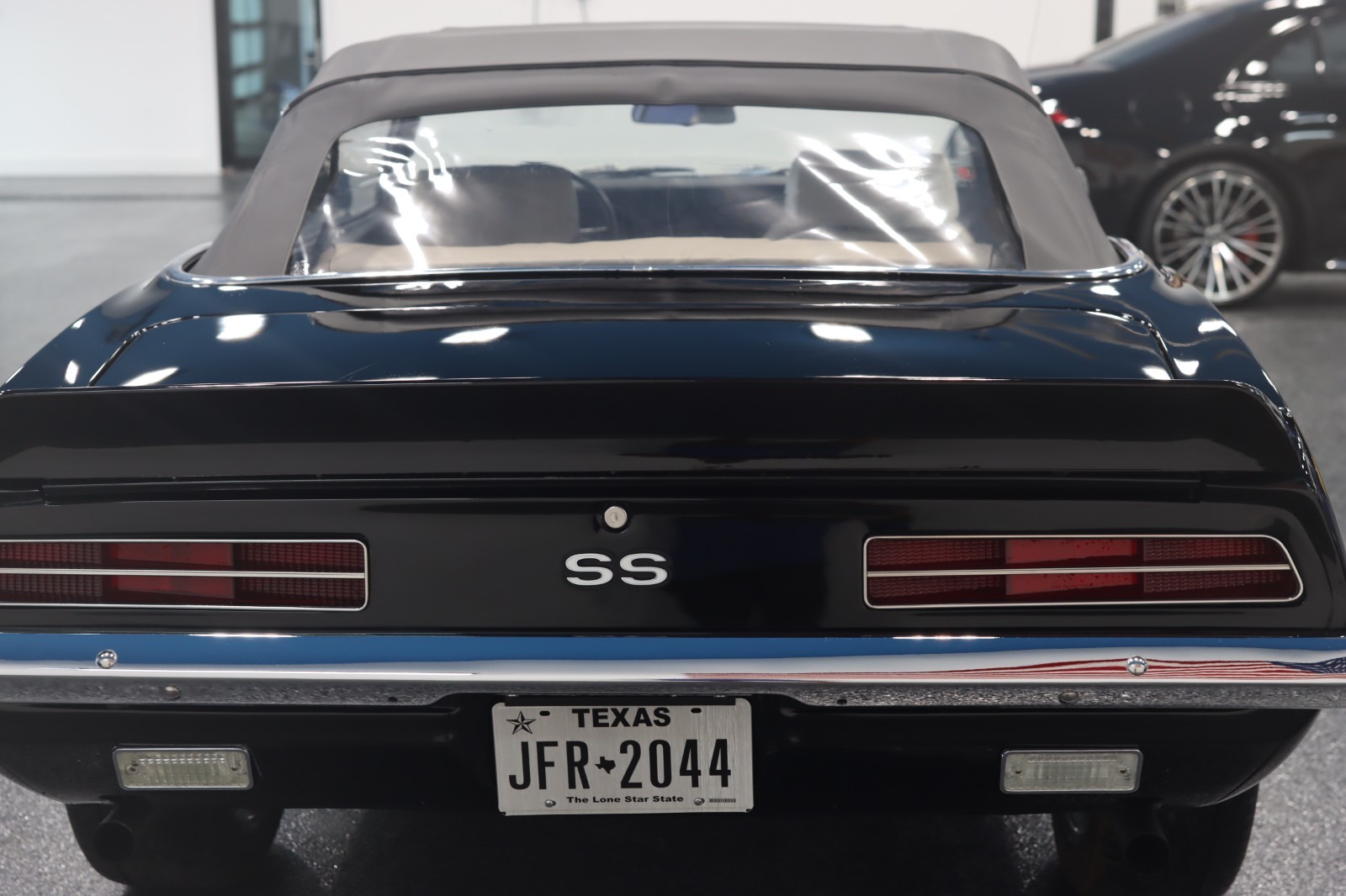 Chevrolet-Camaro-1969-Convertible-4
