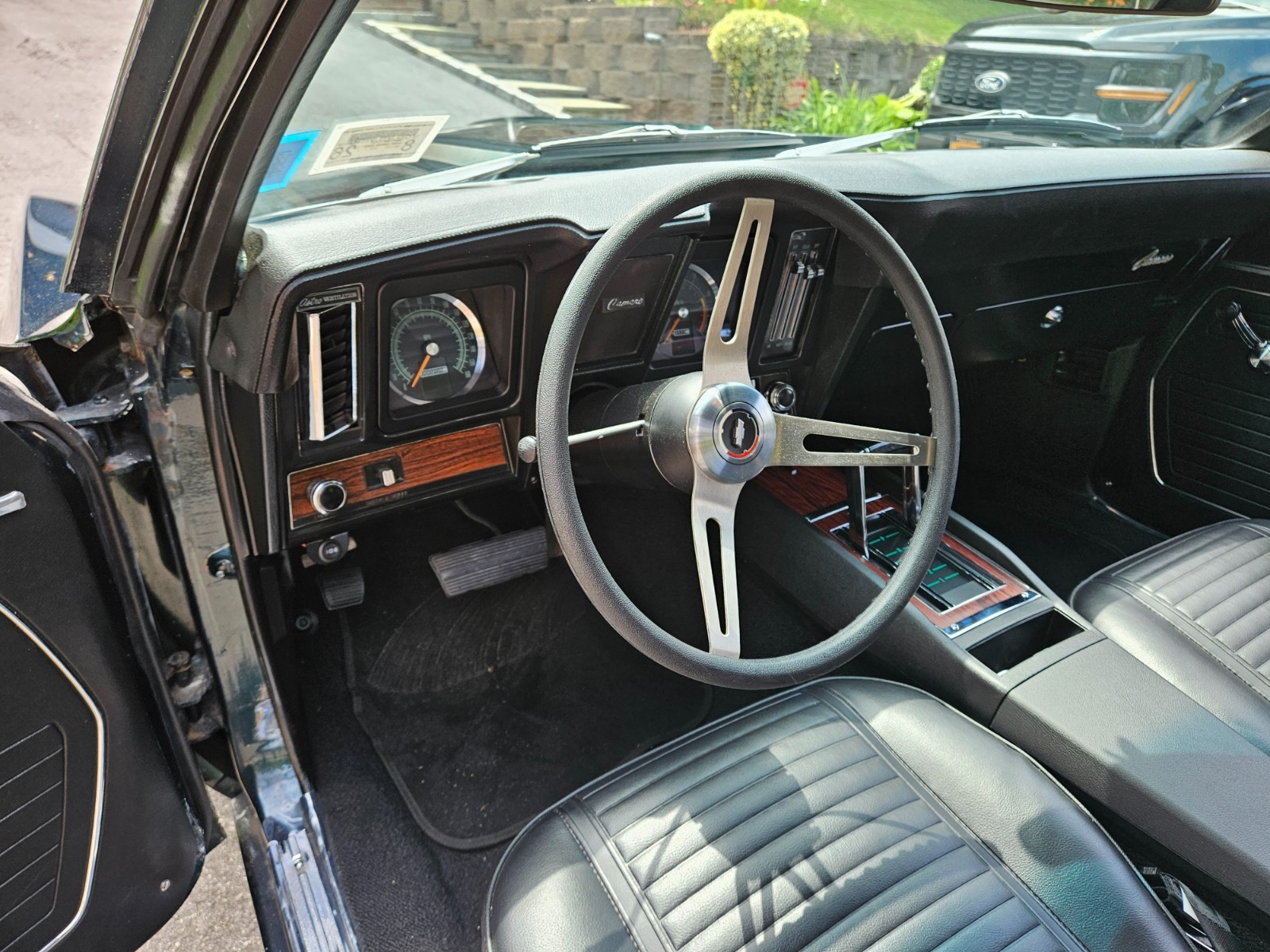 Chevrolet-Camaro-1969-Coupe-17
