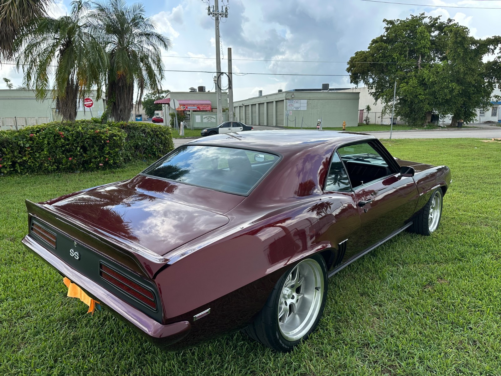 Chevrolet-Camaro-1969-Coupe-2