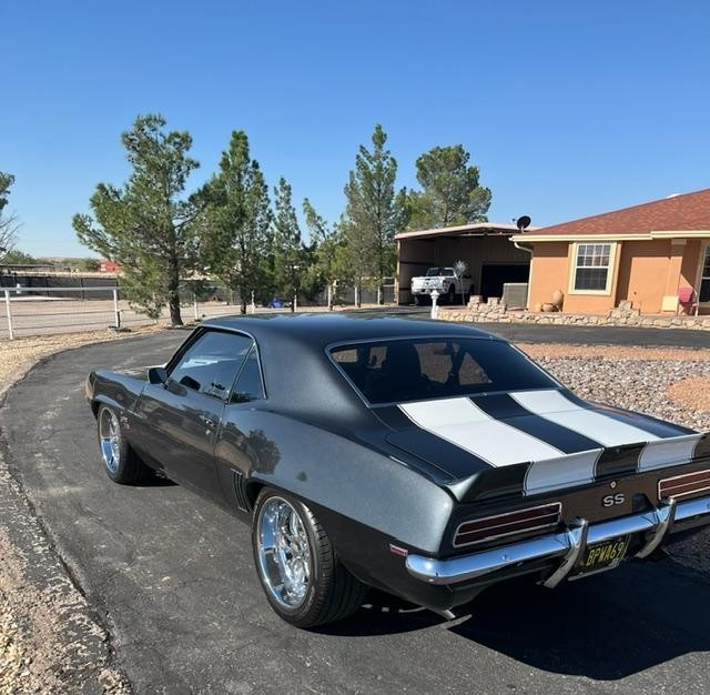 Chevrolet-Camaro-1969-Coupe-2