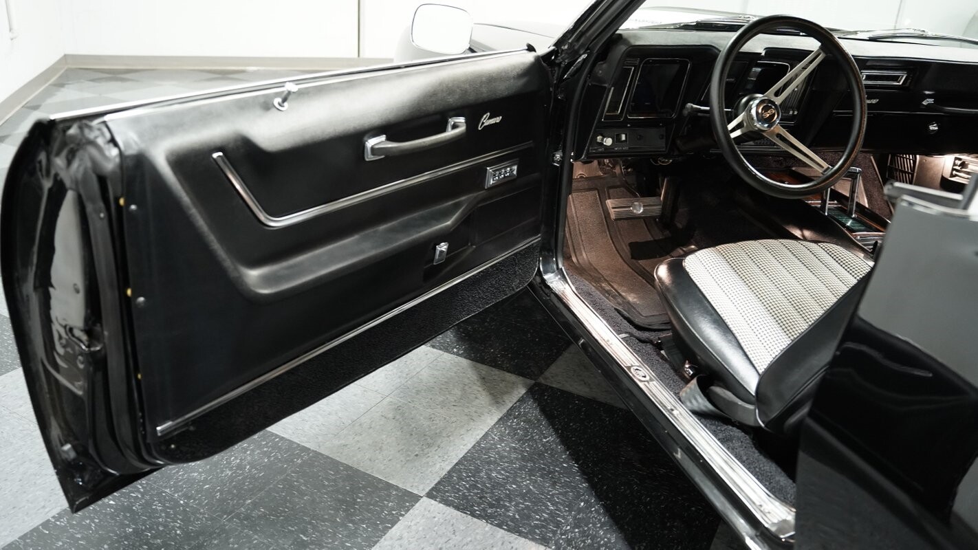 Chevrolet-Camaro-1969-Coupe-28