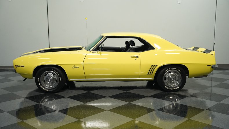 Chevrolet-Camaro-1969-Daytona-Yellow-Black-9
