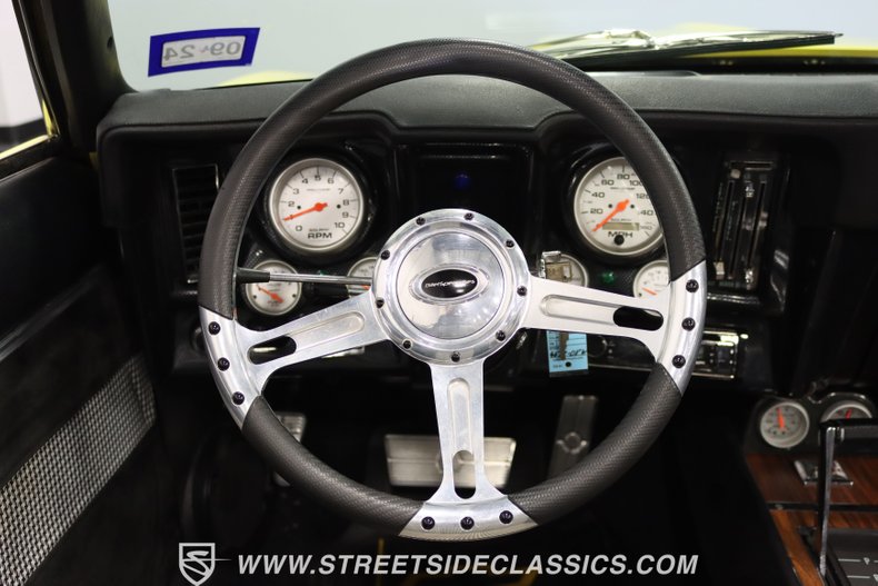 Chevrolet-Camaro-1969-Daytona-Yellow-Black-ampamp-White-Ho-12