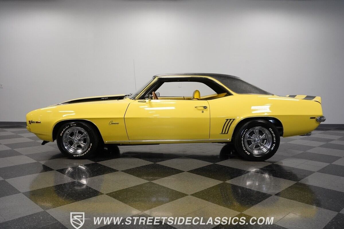 Chevrolet-Camaro-1969-Hardtop-2